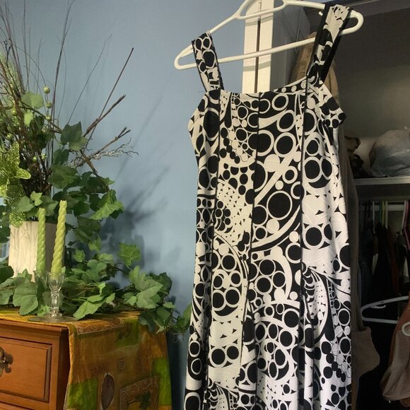 Dress - Picture 2 of 4